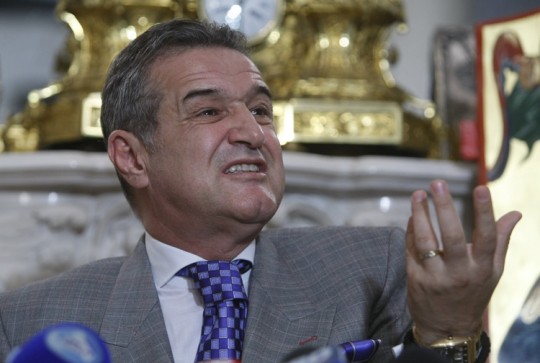 Abramovici nu ii mai vrea pe Falcao