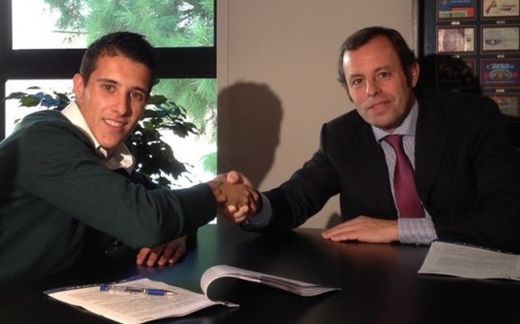 Tello si-a prelungit contractul cu Barca