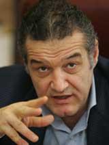 Becali a facut pace cu suporterii