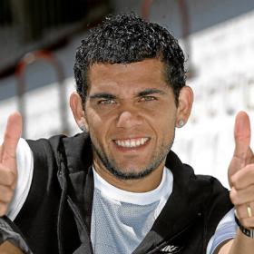 Daniel Alves - un jucator pe zi 23.03.2010
