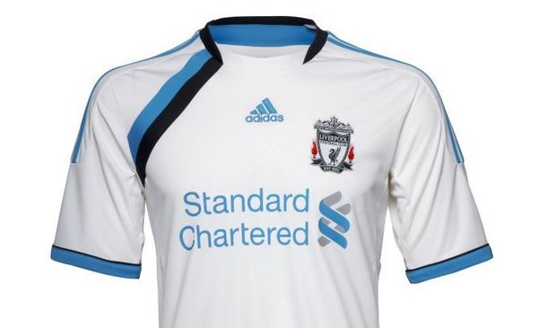 Liverpool in culorile marii rivale