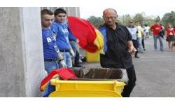 Cu TRICOLORUL la tomberon