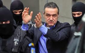 Becali risca 4 ani de inchisoare